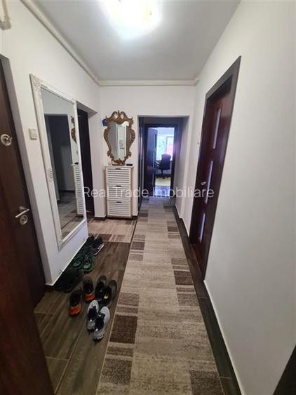 Apartament 4 camere decomandat, etaj intermediar Racadau - 8