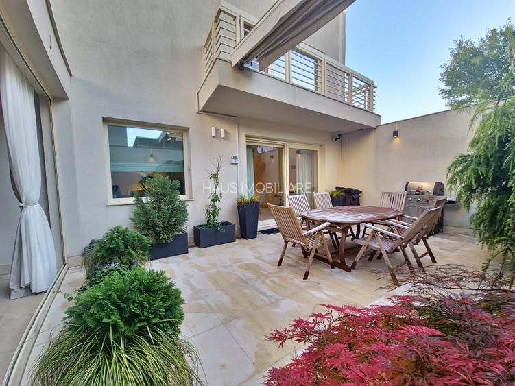 Vila deosebita  la un pas de mare mobilata si utilata - 20