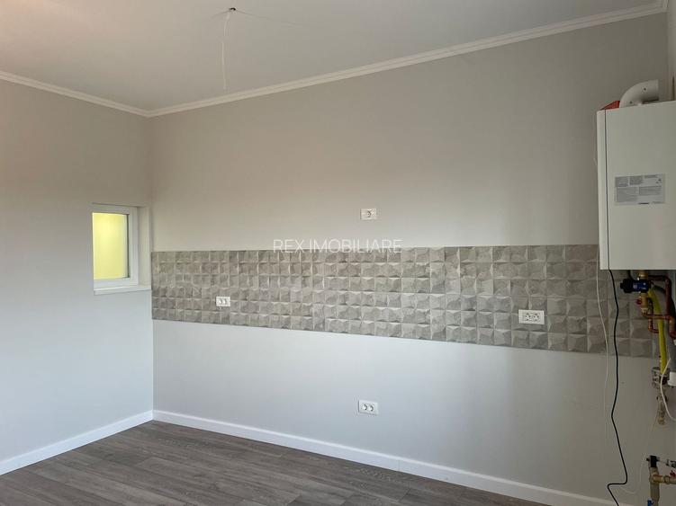 Duplex-4 camere-pozitie excelenta-la asfalt-Remetea Mare - 8