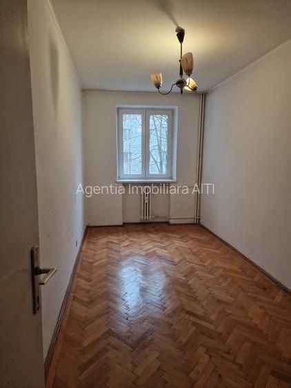 De Vanzare apartament 3 camere decomandat etaj 1 George Enescu - 2