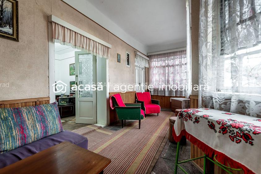 Casă + livadă tânără + curte 2.500 mp în Dorobanți - 2