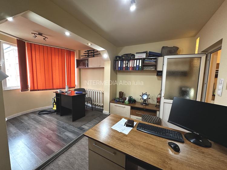 Apartament 3 camere Deco Sub-Stadion 2 Bai Balcon Etaj 2 Finisat Mobilat Utilat - 11