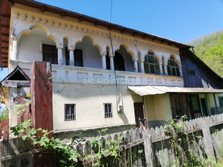 BEZDEAD - Conac 350 mp + 4800 mp teren - 3