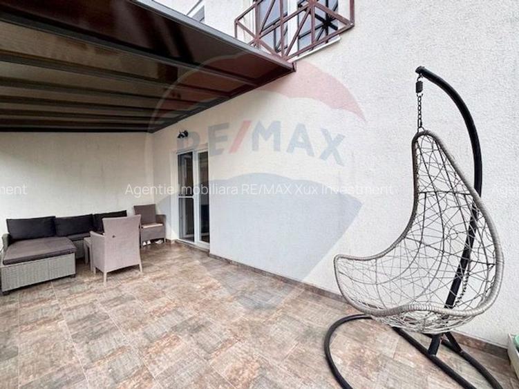 Casa moderna de vanzare in Bavaria Park cu priveliste la muntii Fagars - 12