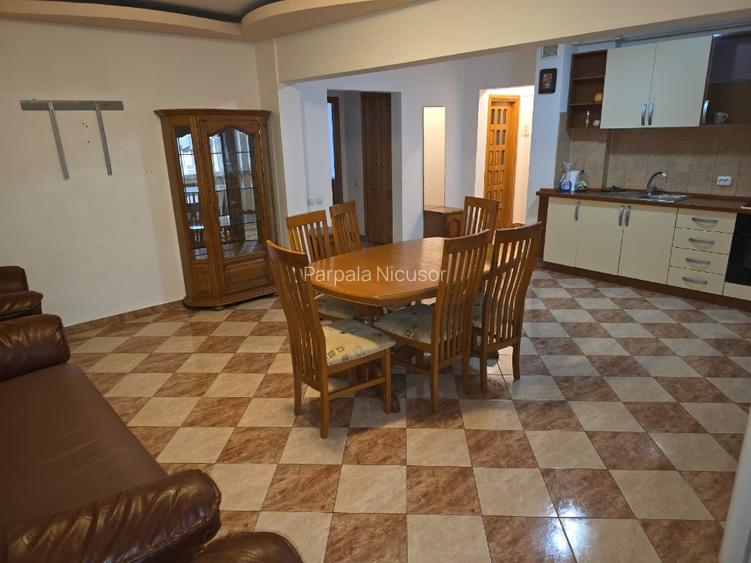 Inchiriez apartament 3 camere, decomandat, Piata Gavana 370 euro / luna - 6