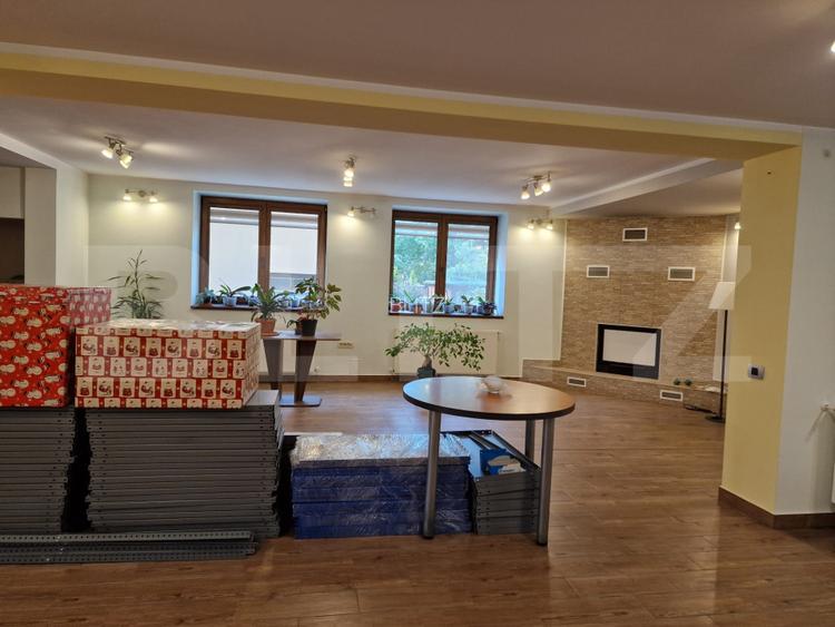 Casa deosebita individuala  cu spatiu comercial ,se vand impreuna zona Centru - 11