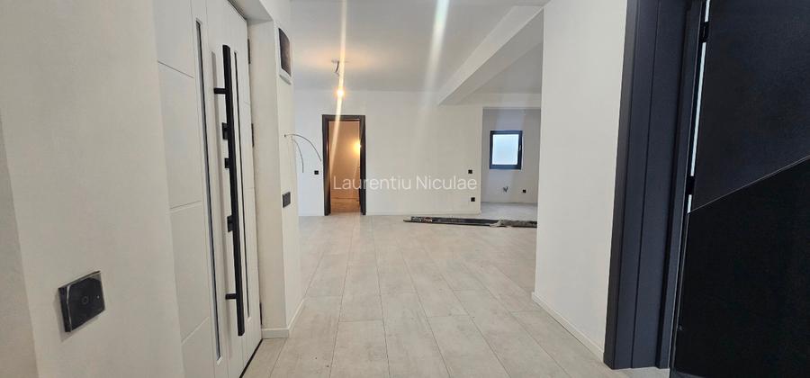 TINERETULUI PARC ( LANGA DOMENIUL MARȚIȘOR ) - 12