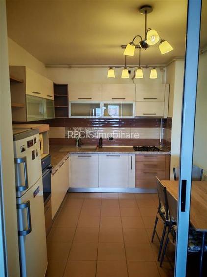 Apartament de 2 camere de inchiriat spatios Tractorul - Brasov - 4