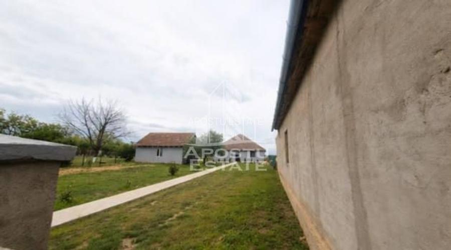 Casă 133 mp utili, teren 2972 mp, la 30 min de Timișoara - 2