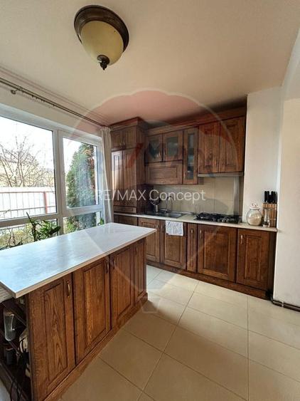 Casă | Vilă insiruita | Inchiriere| 5 camere - 4