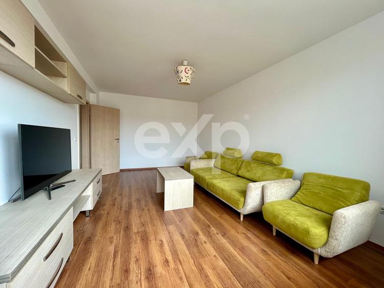 Apartament 2 camere de vânzare – Tractorul, loc parcare 122000 Euro.