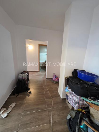 Mihai Bravu, rond Baba Novac, metrou, 10 minute mall Park Lake, bloc 1978 - 15