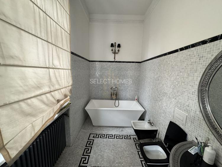 Vila istorica de vanzare in zona *Unirii* | 21 camere | curte, garaj - 26