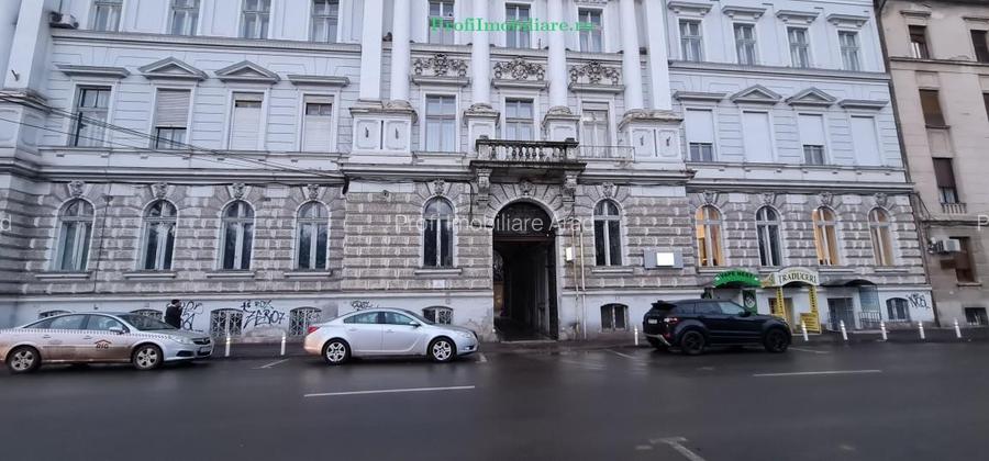 Apartament et.1, luxury class, langa Primarie cu balcon si vedere spre Parc - 13