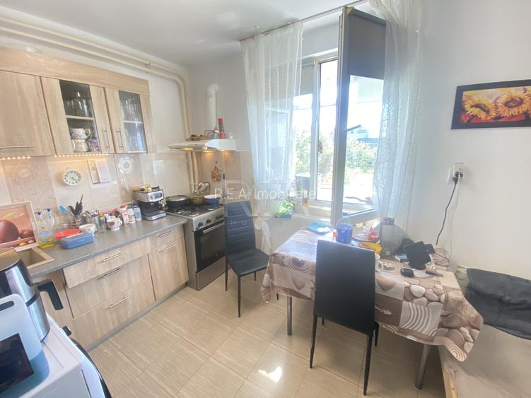 2 Camere- 8/8 Semidecomandat-Bulevardul Constantin Brancoveanu - 9