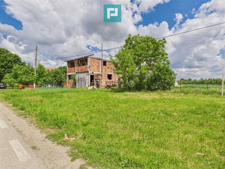 Casă mare, la rosu cu teren generos în Șimand - 8