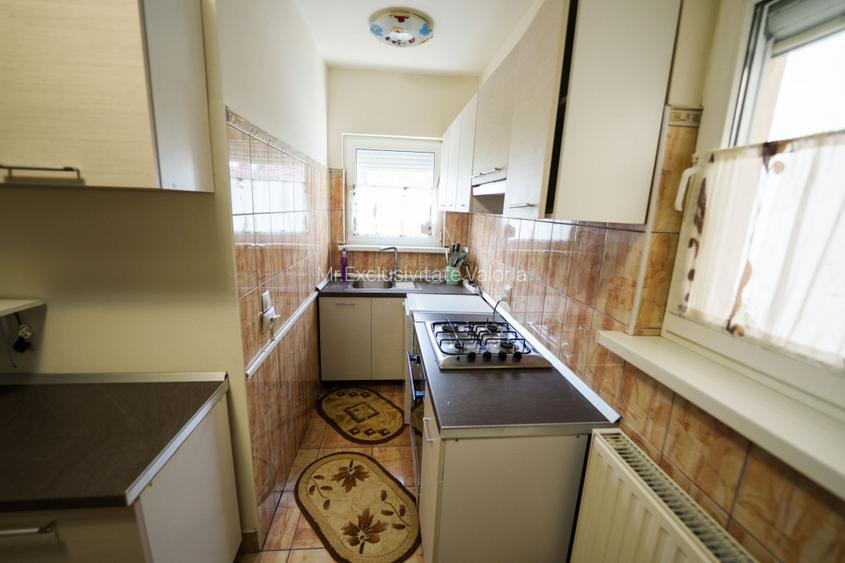 Oaza de liniste in Bariera Valcii – casa P+1 cu terasa, curte si acces securizat - 13