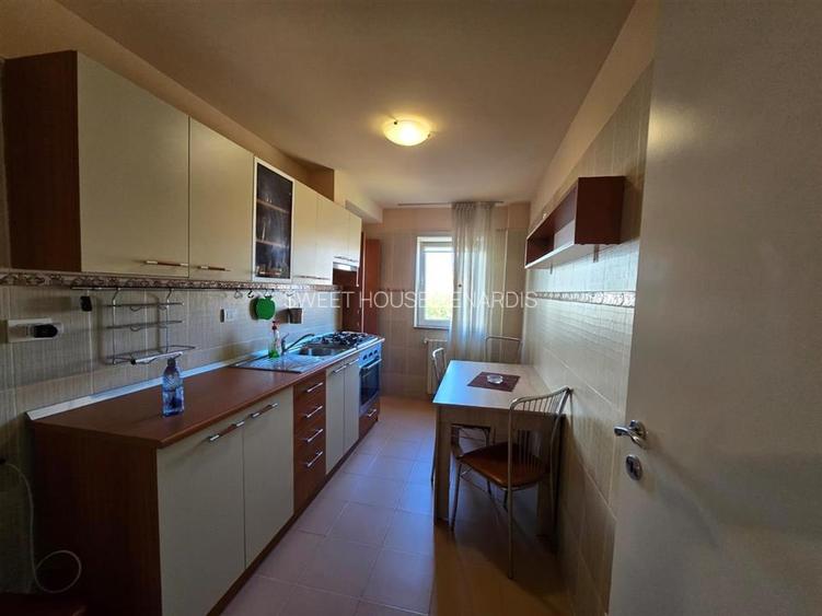 Apartament cu trei camere zona centrala - 3