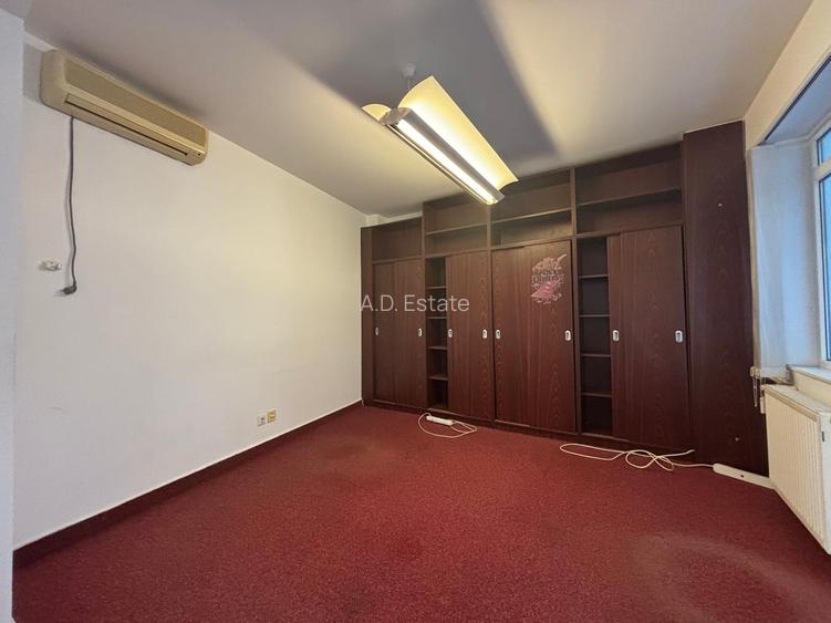 Vila De Inchiriat 11 camere  D+P+2 Timpuri Noi 12 Locuri Parcare 500 mp - 26