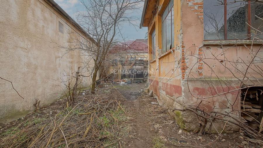 Teren intravilan 500 mp între case , construcție existentă în Râșnov - 7