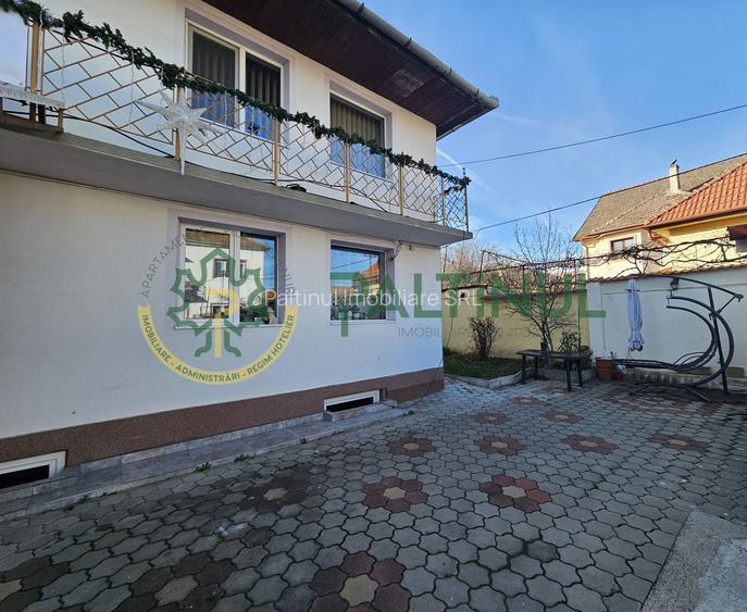 Casă spațioasă, retrasă de la stradă, într-o zonă liniștită din Sibiu - 7