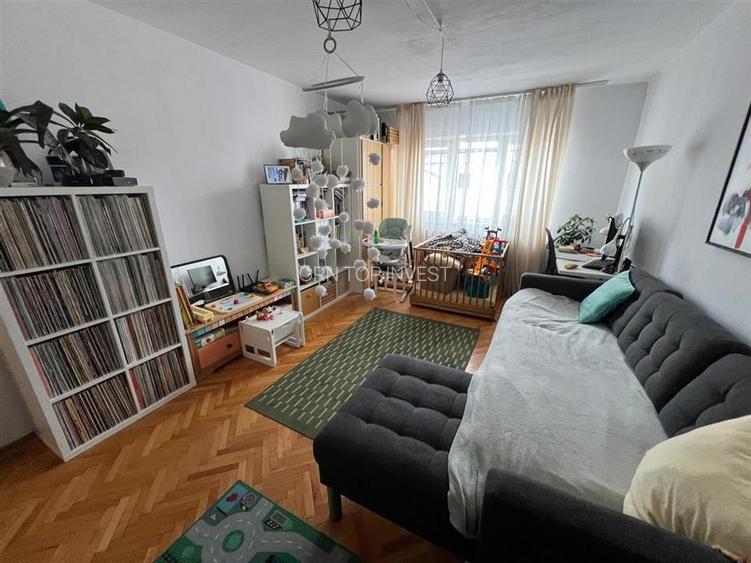 Vand apartament 2 camere cu balcon zona Dioda - 2