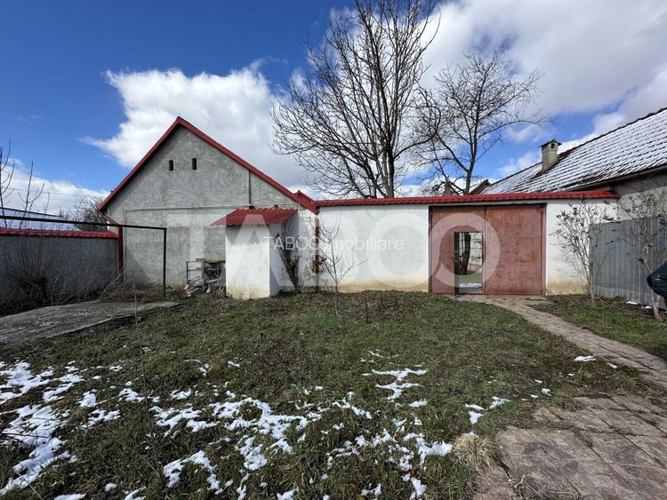 Casa familiala pentru locuit sau vacanta , spatioasa si confortabila . - 15