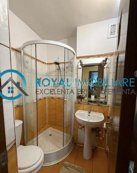 Royal Imobiliare - Vanzare apartament 4 camere zona 9 Mai - 14