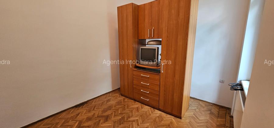 Vand garsoniera la casa situata in zona Parcului Sub Arini,parter,25m+147m teren - 5