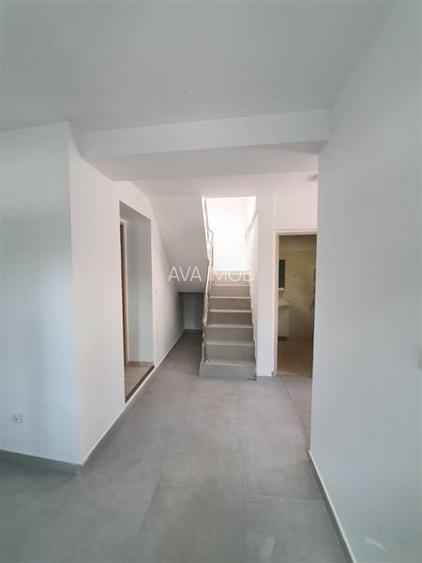 Hala 182 mp + birouri /spatii depozitare 120 mp, Izvoare - 6