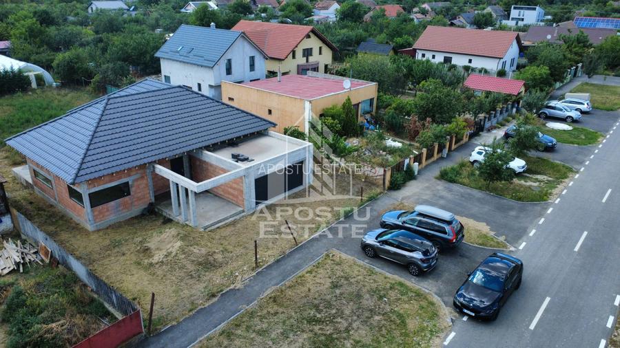 Casa individuala cu 4 camere si teren de 670 mp, Parta,  comision 0 - 3