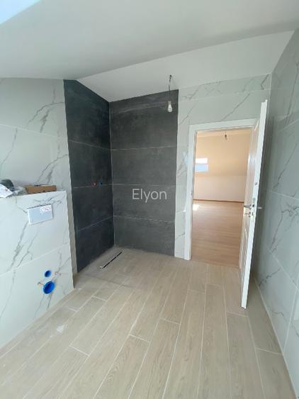 Duplex 1/2 - P+1+M, 160 mpU+terasa, 3 bai, 290 mpT - VANZATOR p. fiz, COMISION 0 - 16