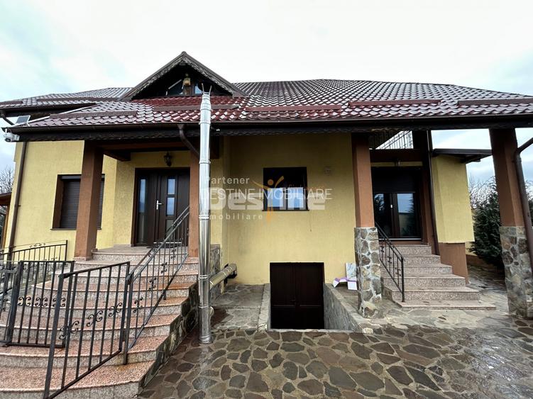 Casa cu piscina Fermelor 840mp teren  285.000€ - 4