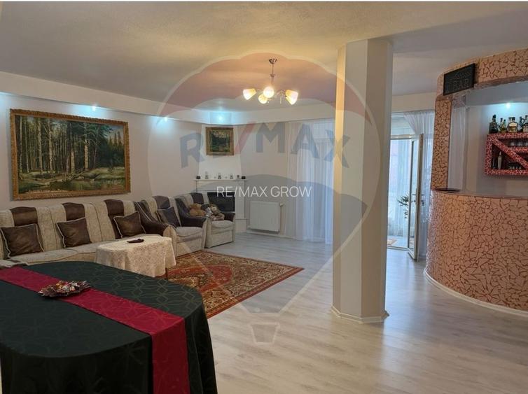 Casă / Vilă cu 6 camere de vânzare - 4