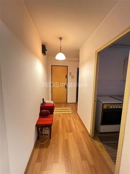 Vanzare apartament 2 camere - Astra, strada Cocorului - 21