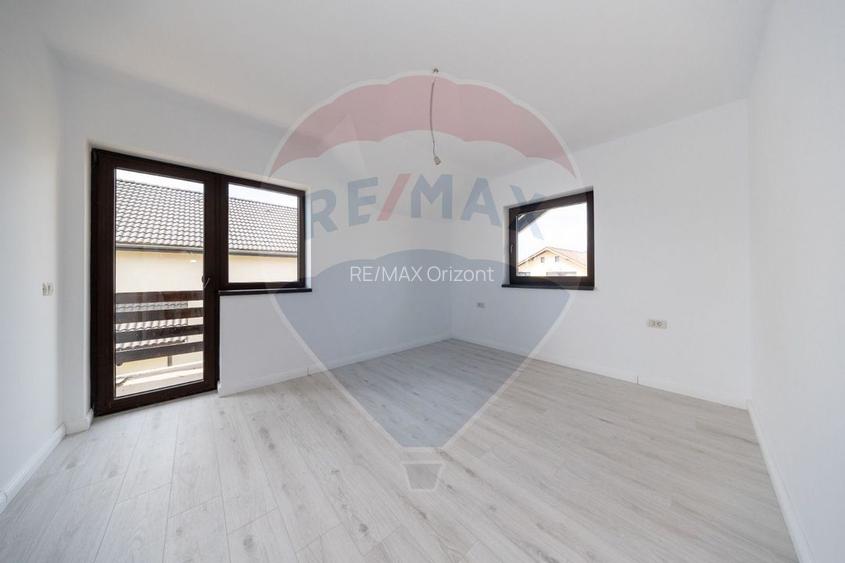 Casă modernă-Sânpetru |toate utilitatile| 420 mp teren | 3 dormitoare - 19