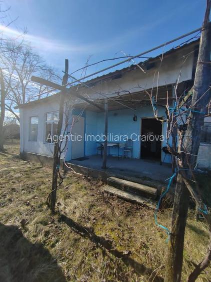 Vanzare casa batraneasca 2 camere + teren 1100mp in comuna Teslui, Olt - 11