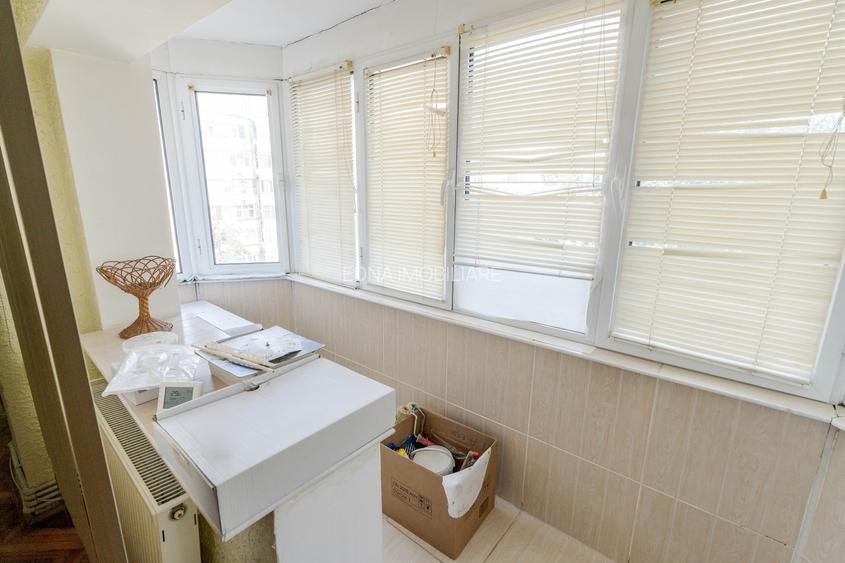 Apartament 3 camere transformat in 2 camere – Bd. Cosminului - 9