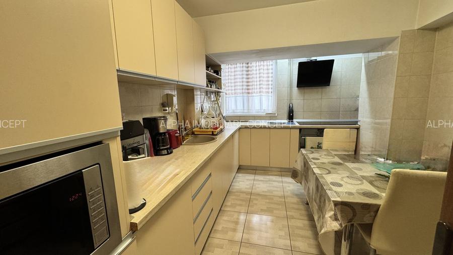 Casă de Cultură apartament decomandat 4 camere - 5