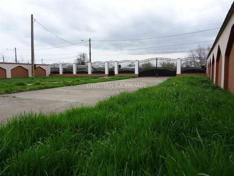 Vila P+1, constructie 2013, teren 700 mp, la 50Km de Braila - 8