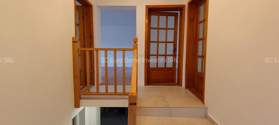 Casa renovata cu curte si garaj - 4