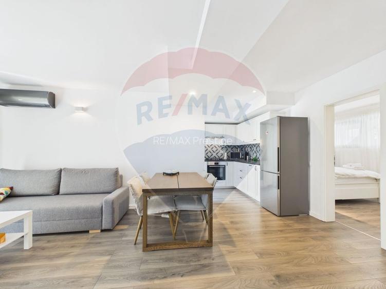 Apartament la parter ce are curte proprie ,  2 camere in Bloc nou - 10
