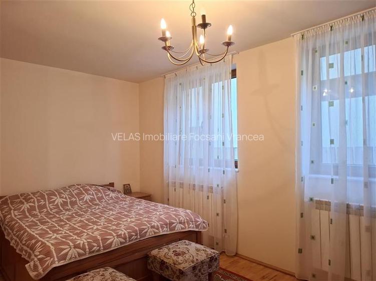 Vila Petresti P+ET, CT, 1012 mp teren - 8