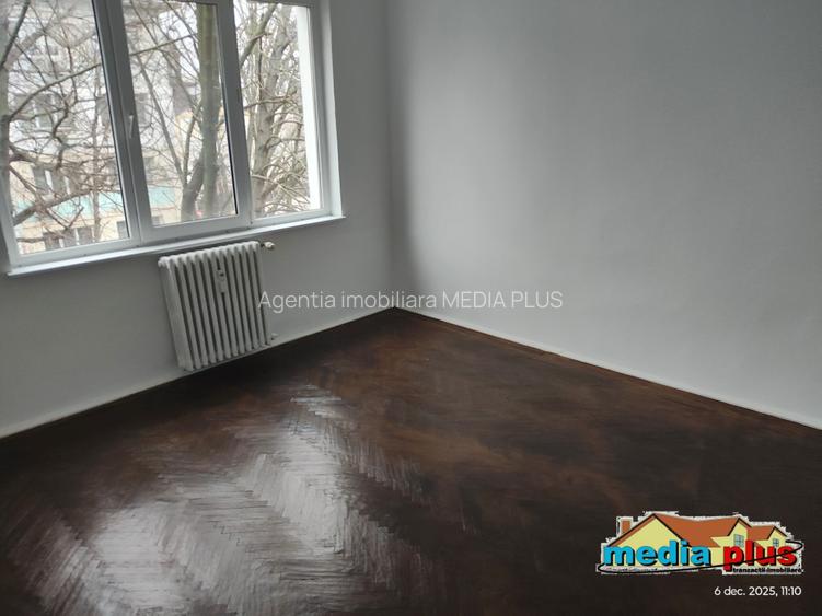 Apartament 3 camere semidecomandat Centru, etaj 3 - 5