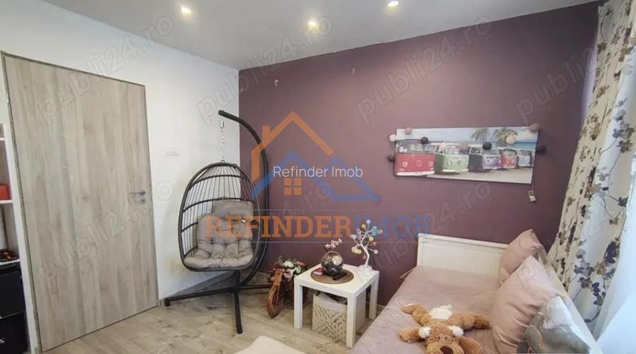 Apartament  de vanzare cu 3 camere, zona Titan - 3