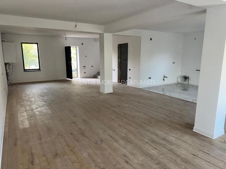 CASA MODERNA SI BINE CONSTRUITA CU CRAMA SI TEREN GENEROS - 3