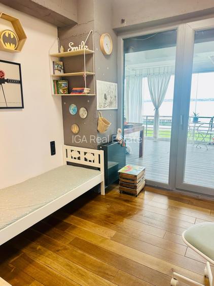 Locuinta speciala intr o zona superba pe lac - 26