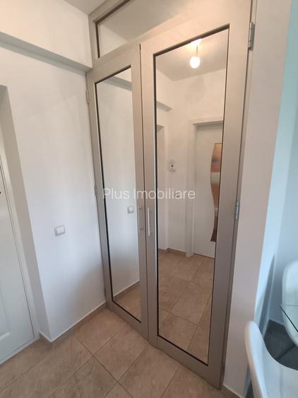Apt 2 cam. 49.81 m.p. mobilat si utilat, loc de parcare subteran+boxa-33.03 m.p. - 5