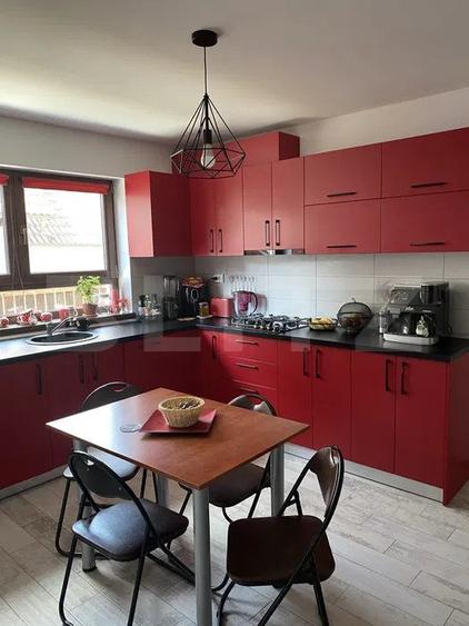 Casa individuala, Izvor