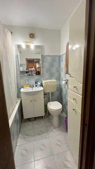 Ozana - 2 camere, decomandat , boxa +loc parcare - 8